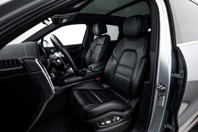 2020 Cayenne picture #5