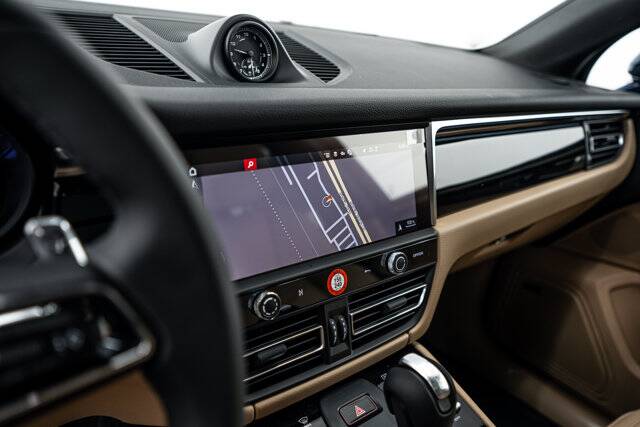 2026 Macan picture #14
