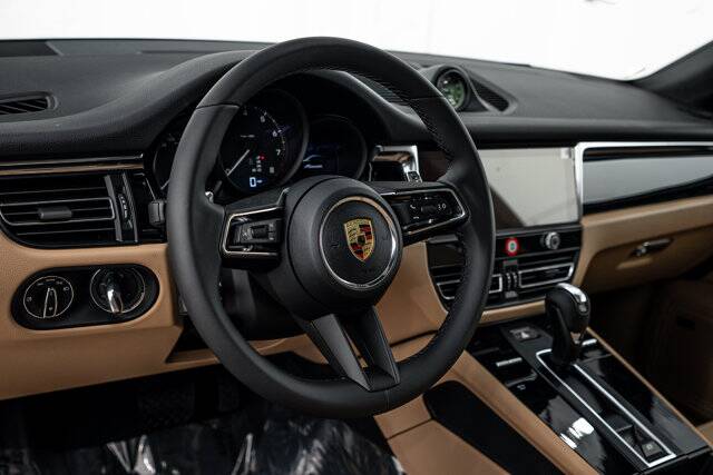2026 Macan picture #15