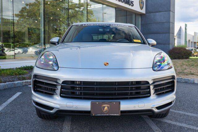 2022 Cayenne Base picture #5