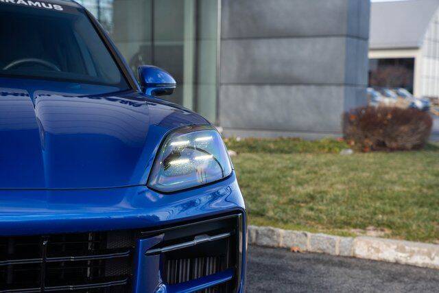 2025 Cayenne Coupe GTS picture #5