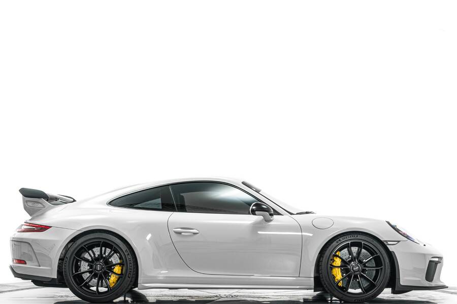 2019 911 GT3 -6 Speed Manual, Carbon Buckets, Extended Leather picture #1