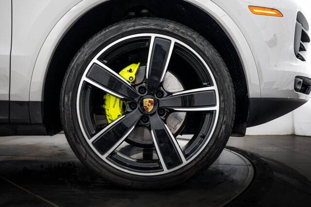 2023 Cayenne Platinum Edition E-Hybrid picture #11