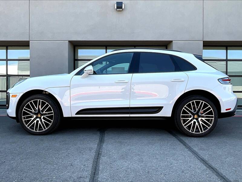 2025 Macan picture #2
