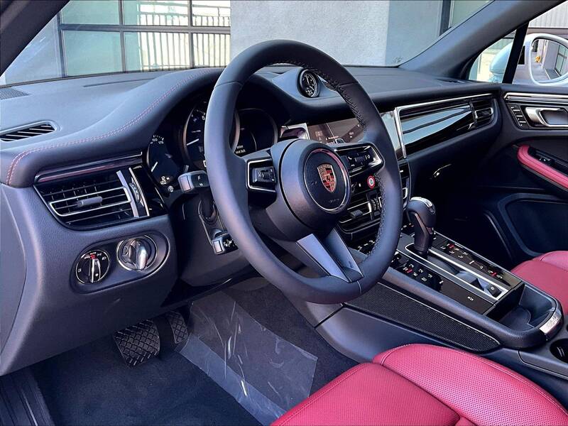 2025 Macan picture #4
