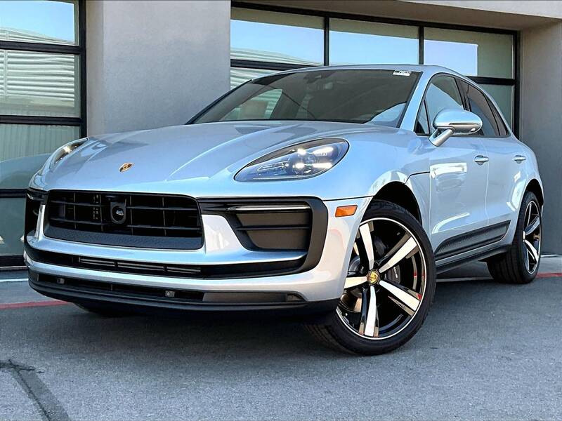 2025 Macan picture #1