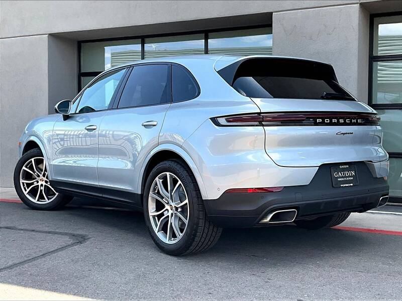 2025 Cayenne picture #3