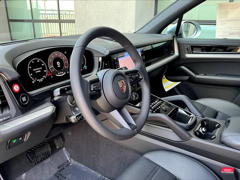 2025 Cayenne picture #4