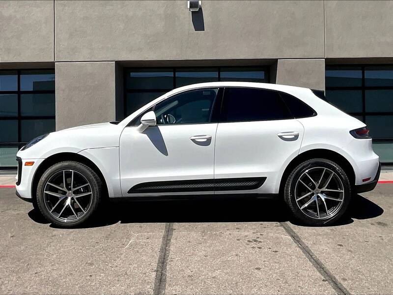 2025 Macan picture #2