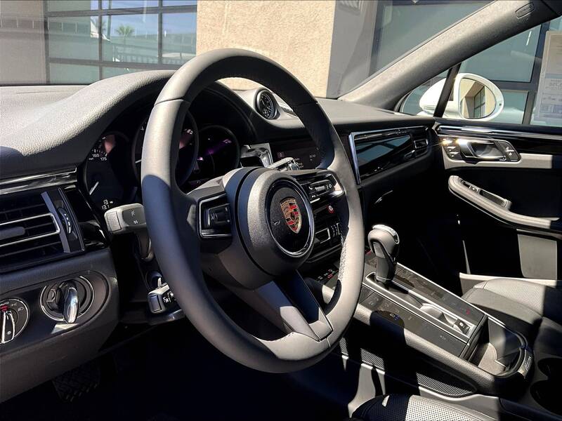 2025 Macan picture #4