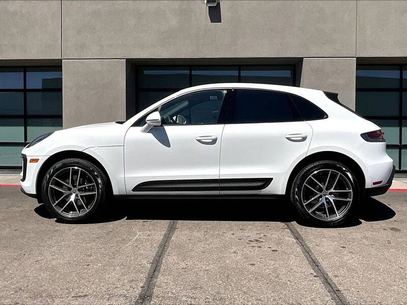2025 Macan picture #2
