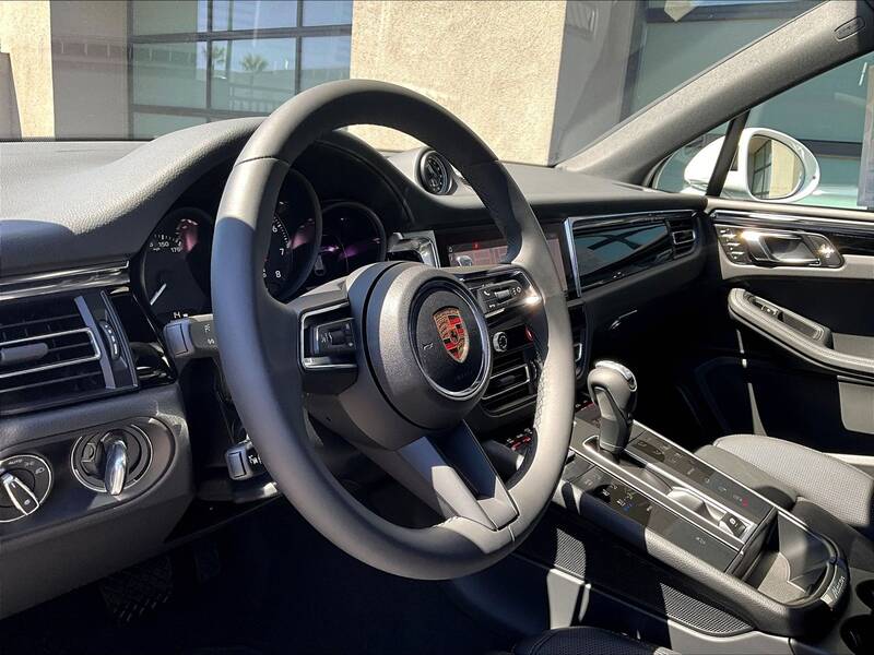 2025 Macan picture #4