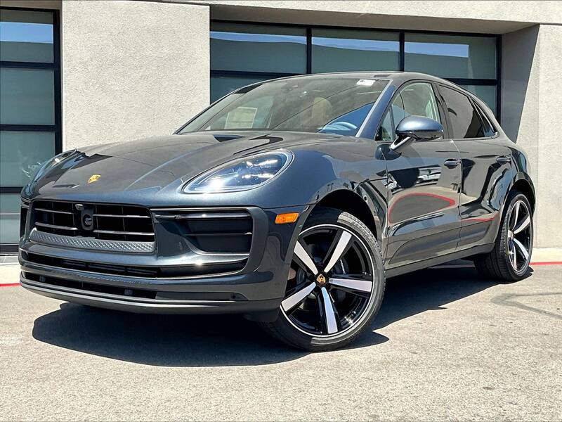 2025 Macan picture #1