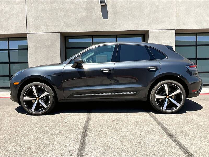 2025 Macan picture #2