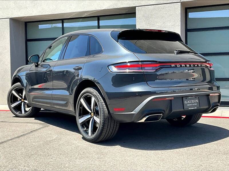 2025 Macan picture #3