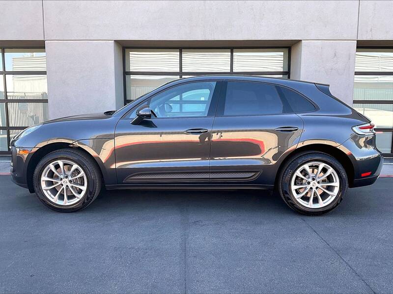 2023 Macan picture #2