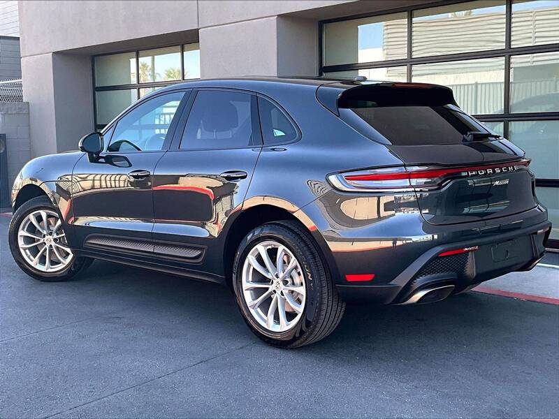 2023 Macan picture #3
