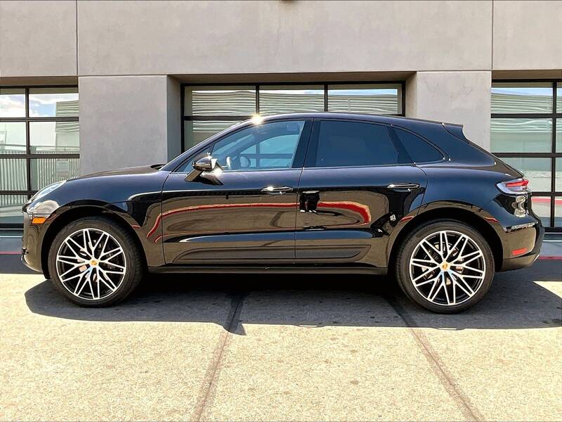 2025 Macan picture #2