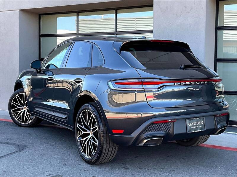 2025 Macan picture #2