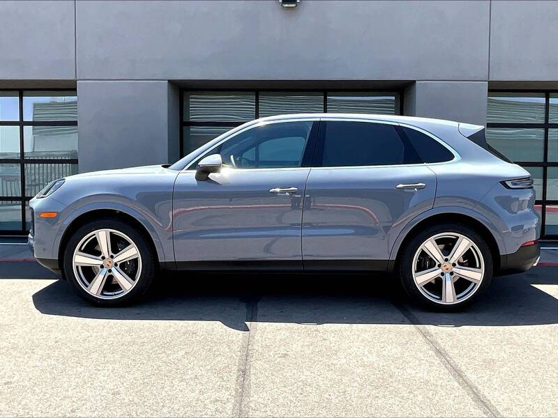 2025 Cayenne picture #2
