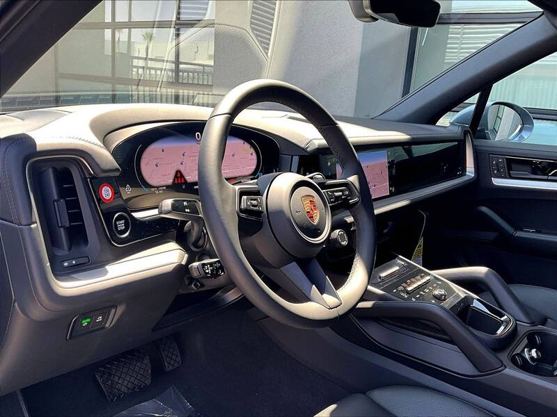 2025 Cayenne picture #4