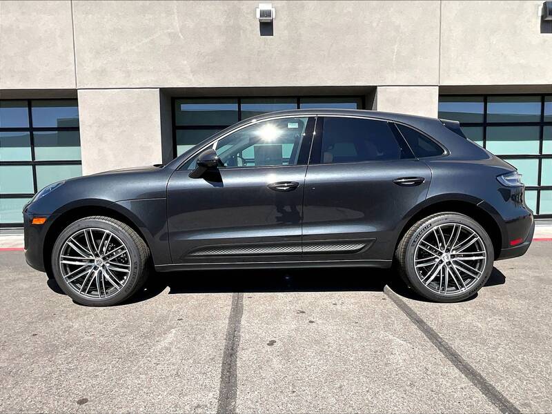 2025 Macan picture #2