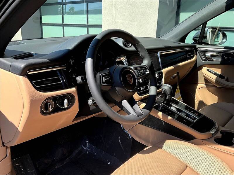 2025 Macan picture #4
