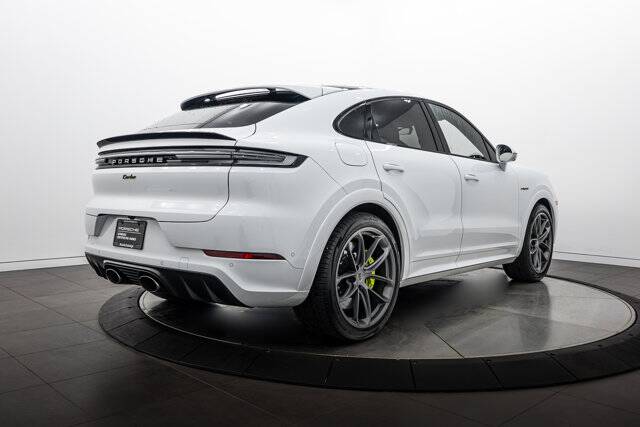 2025 Cayenne Turbo E-Hybrid picture #7