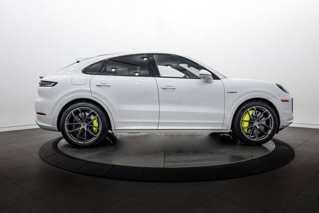 2025 Cayenne Turbo E-Hybrid picture #8