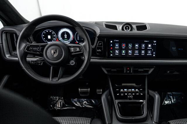 2025 Cayenne Turbo E-Hybrid picture #13