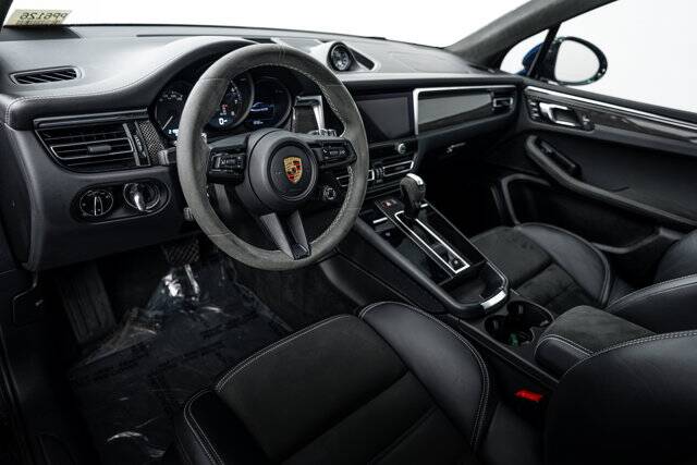 2024 Macan GTS picture #4