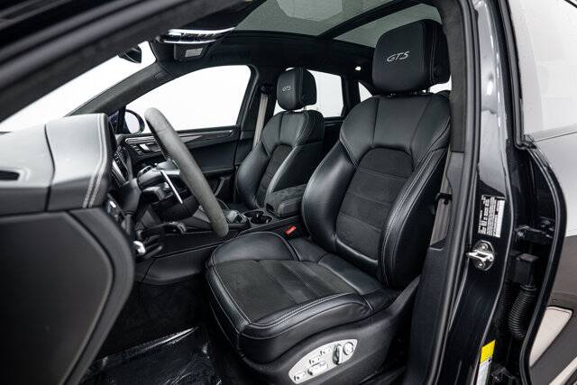 2024 Macan GTS picture #5