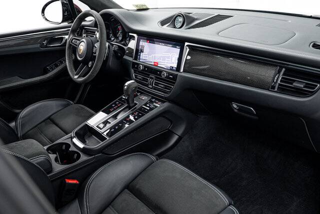 2024 Macan GTS picture #11