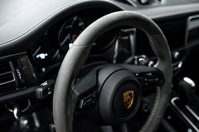 2024 Macan GTS picture #15