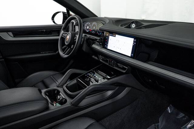 2025 Cayenne picture #12