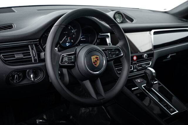 2026 Macan picture #13