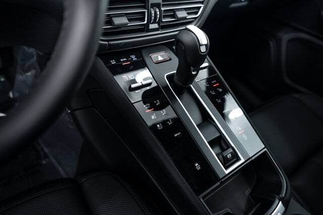 2026 Macan picture #14