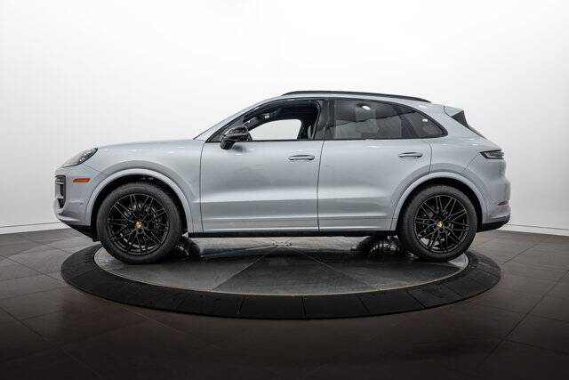 2026 Cayenne picture #2