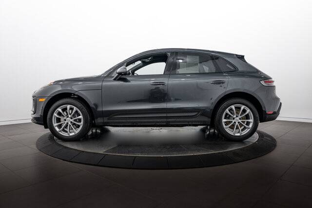 2026 Macan picture #2