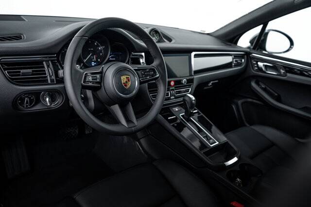 2026 Macan picture #4