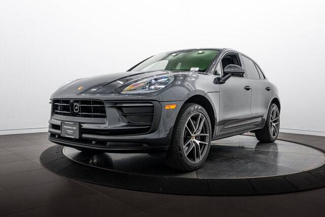 2023 Macan picture #1