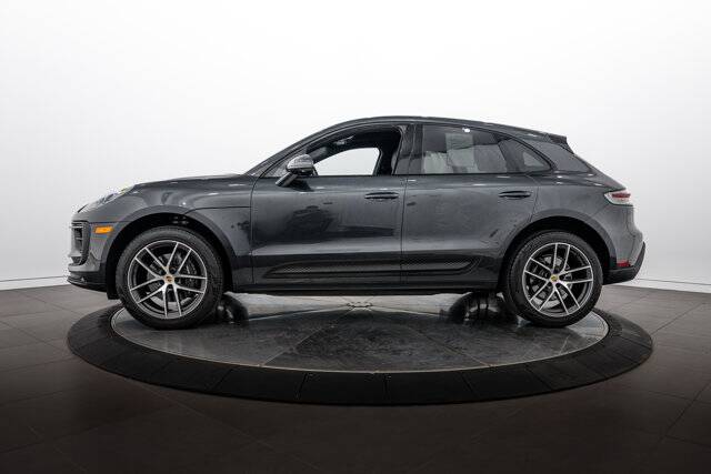 2023 Macan picture #2