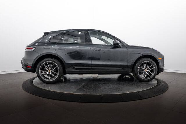 2023 Macan picture #8