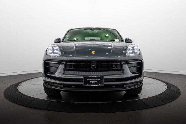 2023 Macan picture #10