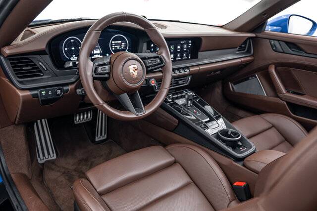 2025 911 4 GTS picture #4