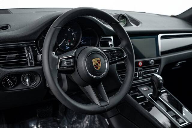 2026 Macan picture #14