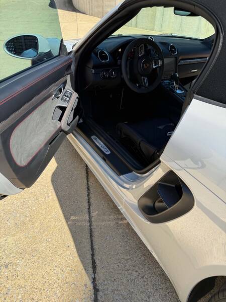 2025 Boxster GTS 4.0 picture #10