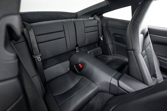 2025 911 Carrera picture #15