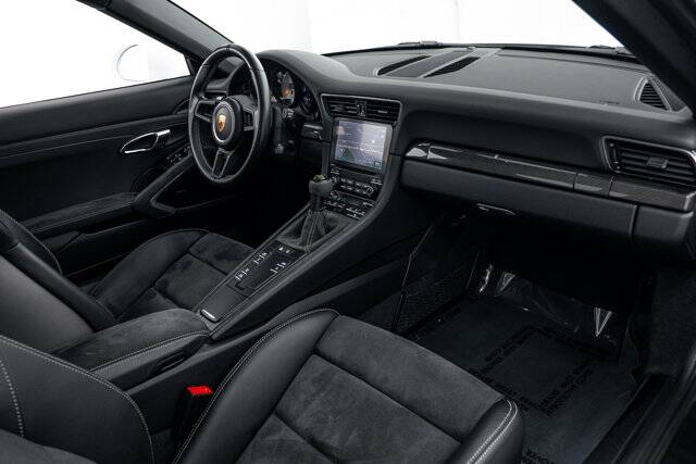 2018 911 GT3 picture #12