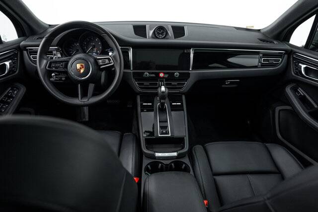 2026 Macan picture #12